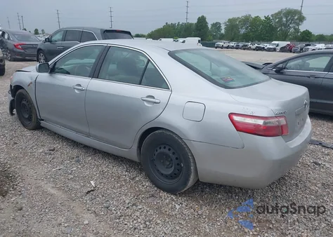 2007 Toyota Camry Le z USA, uszkodzony, nr VIN 4T1BE46K67U537271